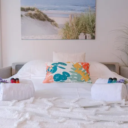 Fresh And Trendy, Completely Renovated Flat With Front Terrace And Side View Of The Dunes And The Sea Apartman